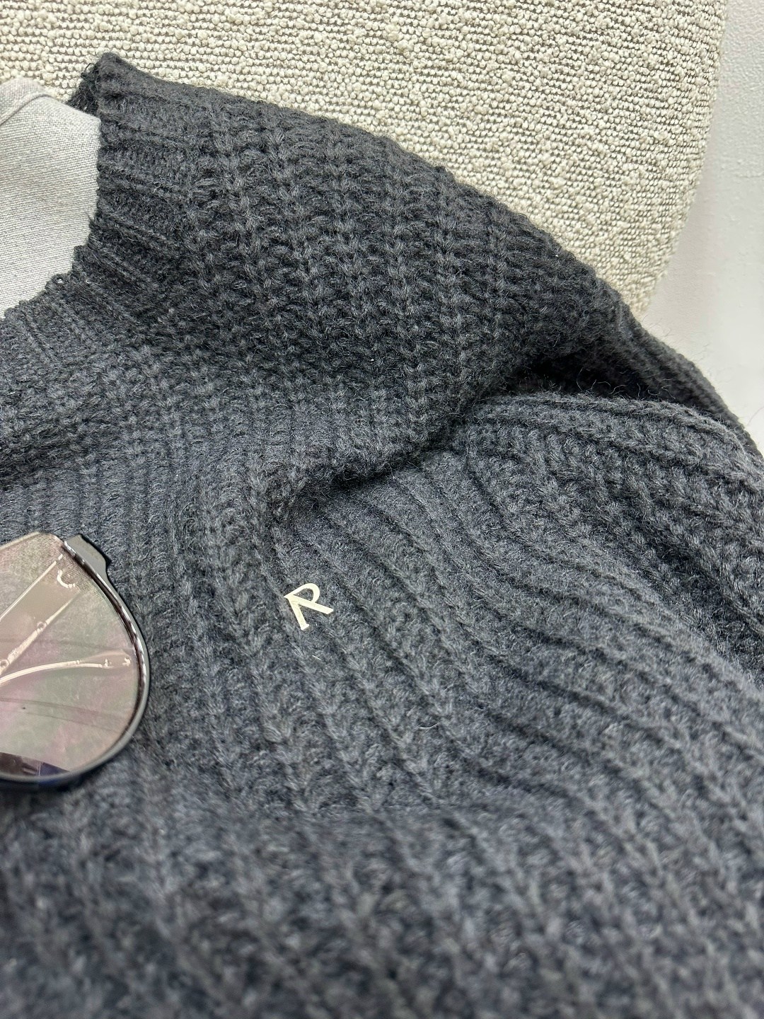 вязаный свитер,свитер модный,свитер с горлом,свитер женский,свитер