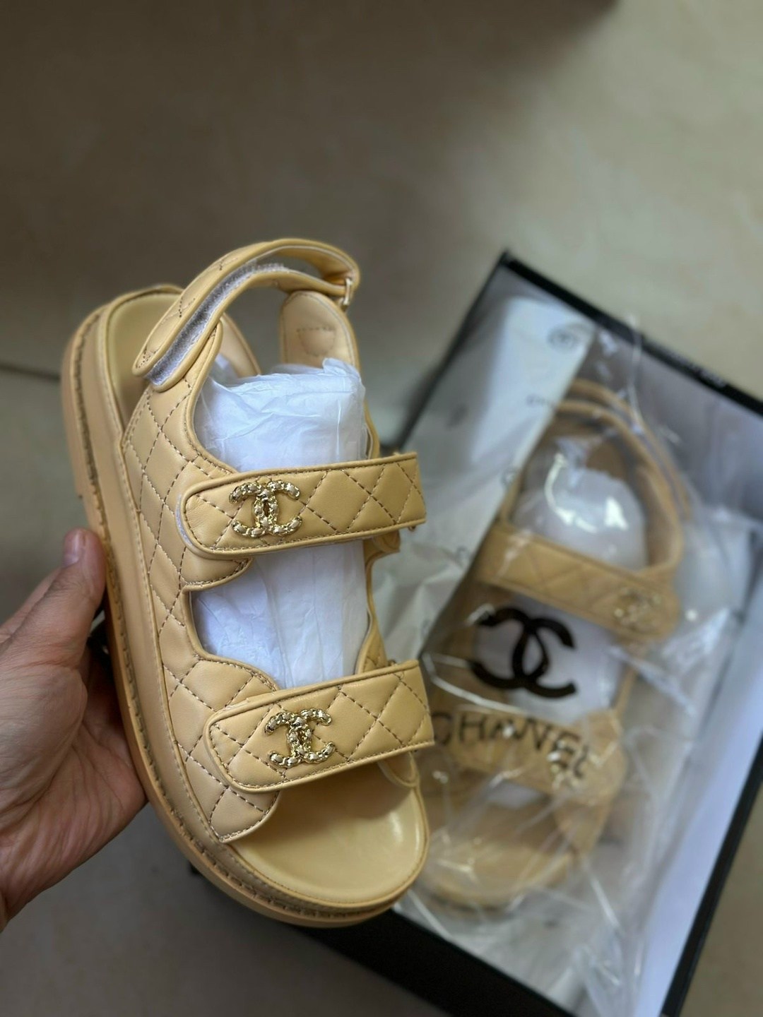 сандалии chanel,босоножки chanel,босоножки шанель,шанель сандалии бежевые,босоножки шанель бежевые