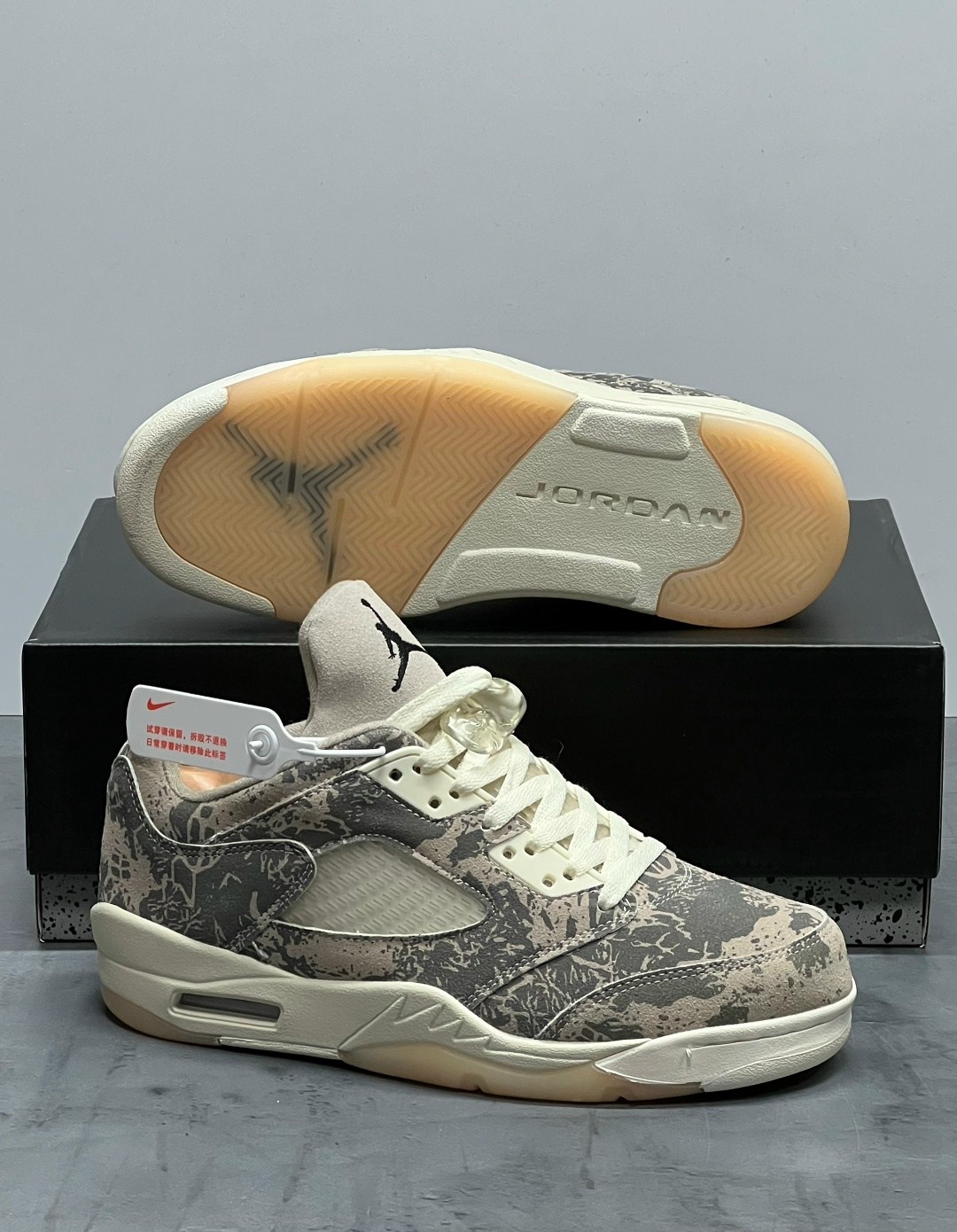 nike air jordan 5 retro low expression,кроссовки air jordan 5 nike,кроссовки air jordan wmns air jordan 5 retro low 'expression' кремовый,кроссовки для мужчин,кроссовки nike air jordan 5 retro low