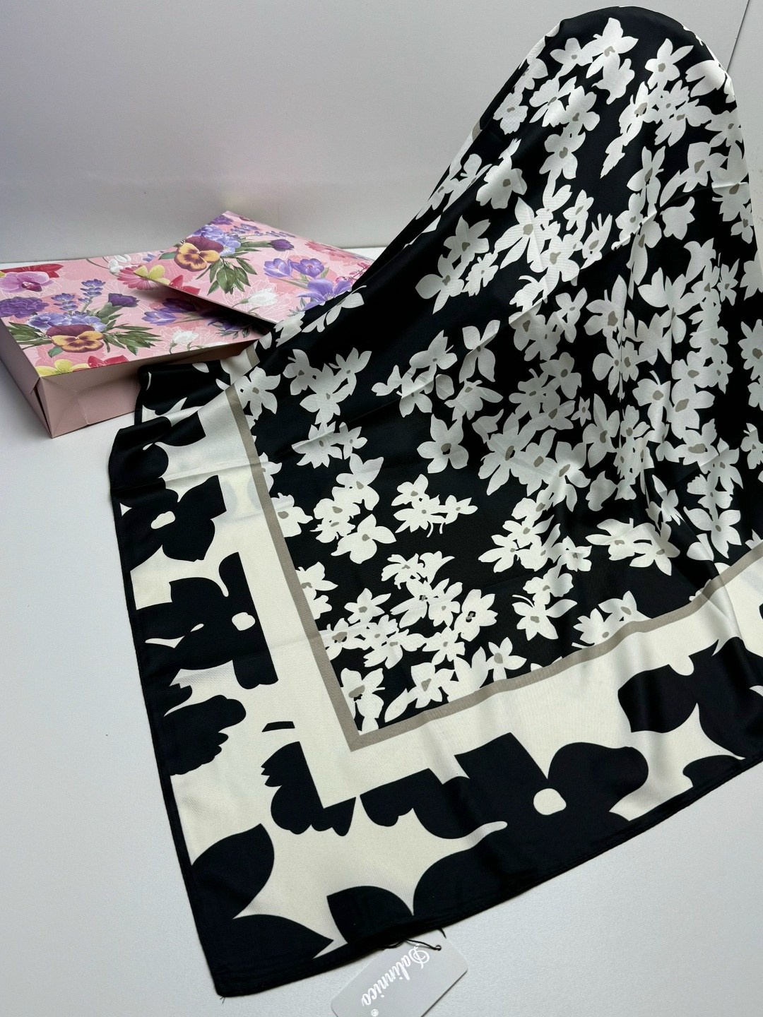 платок женский,шелковый платок,брендовый платок,красивый платок,платок