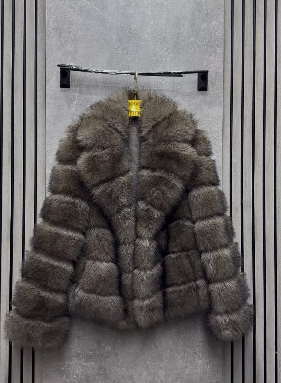 шуба из песца,женская шуба из натурального лисьего меха,шуба из песца с воротником,шуба из песца под соболя,песец шуба