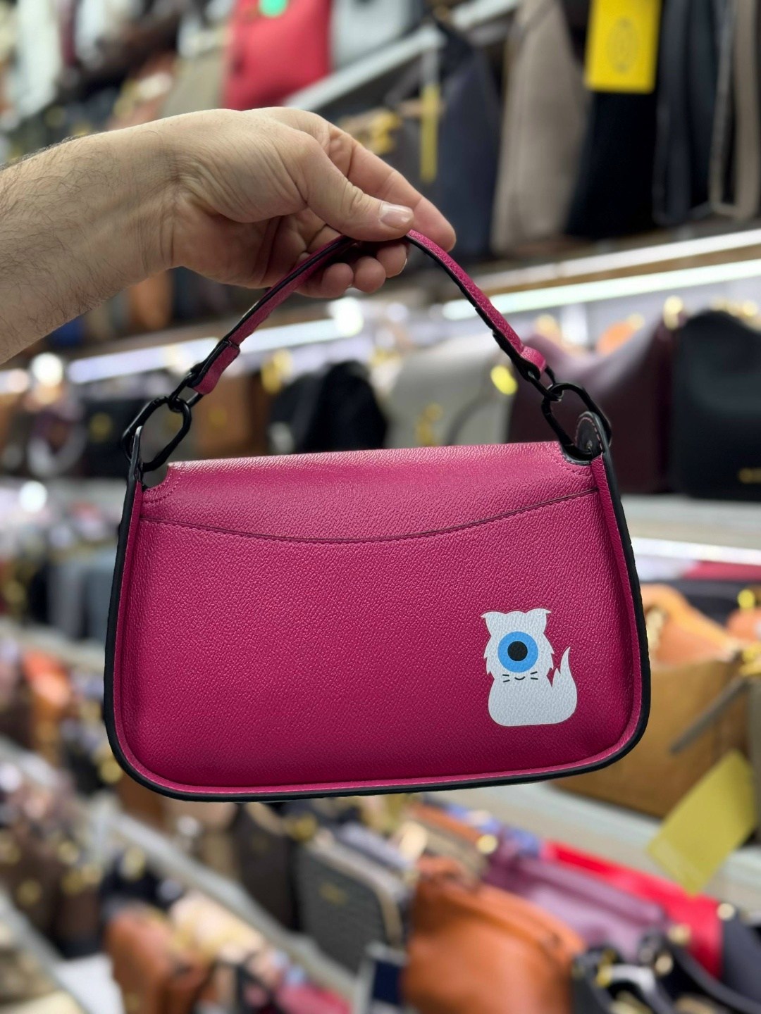 сумочки,сумка,сумка karl lagerfeld,сумка с глазами,сумки аксессуары