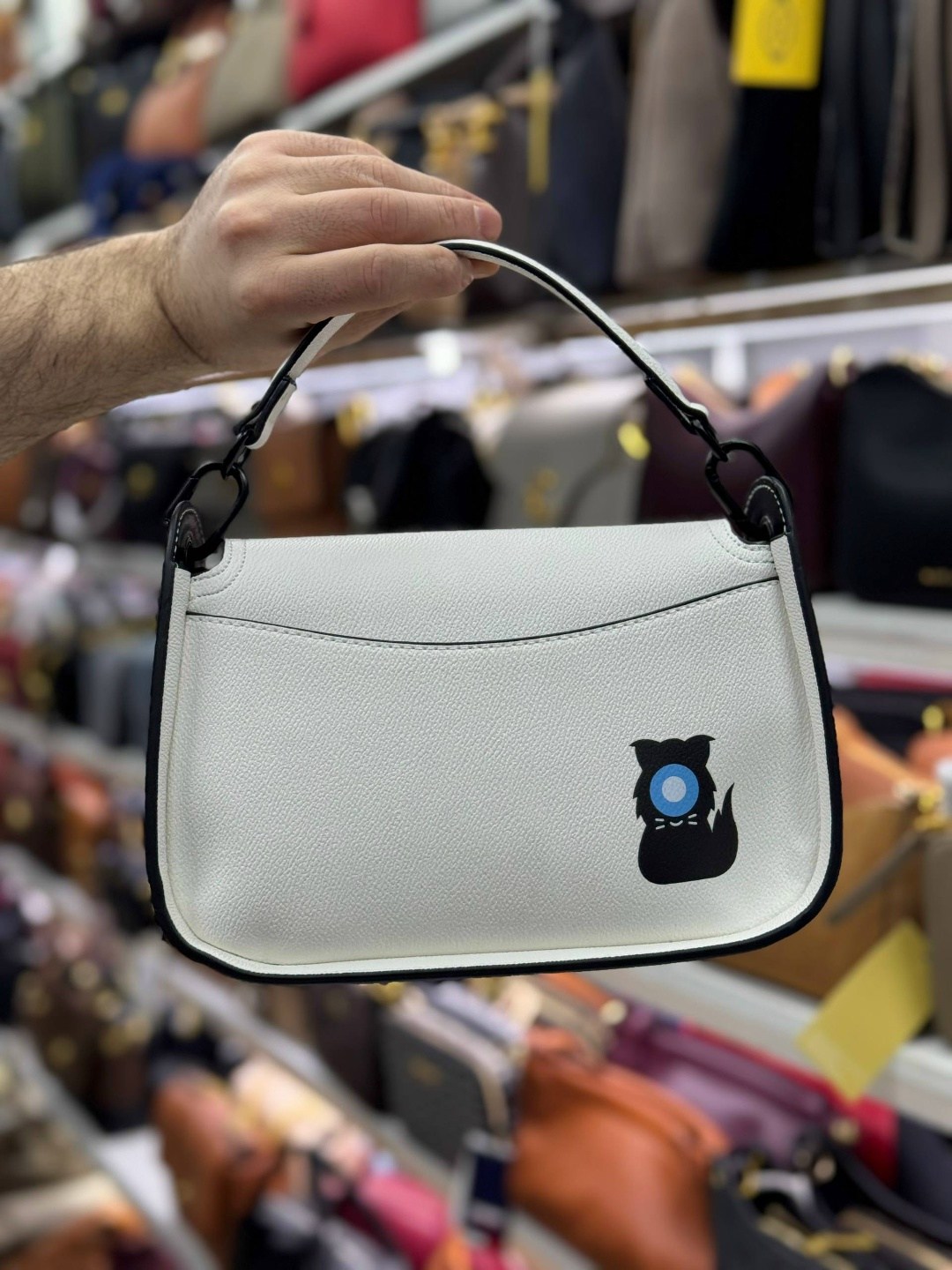 сумка karl lagerfeld,модная сумочка,сумка,сумка модная,сумка с глазами