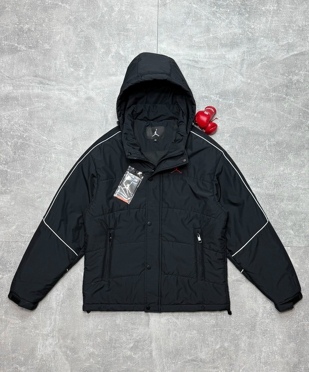 куртка-пуховик jordan essential puffer da9806-010,куртка jordan,куртка jordan essentials,куртка для мужчин холлофайбер,куртка демисезонная