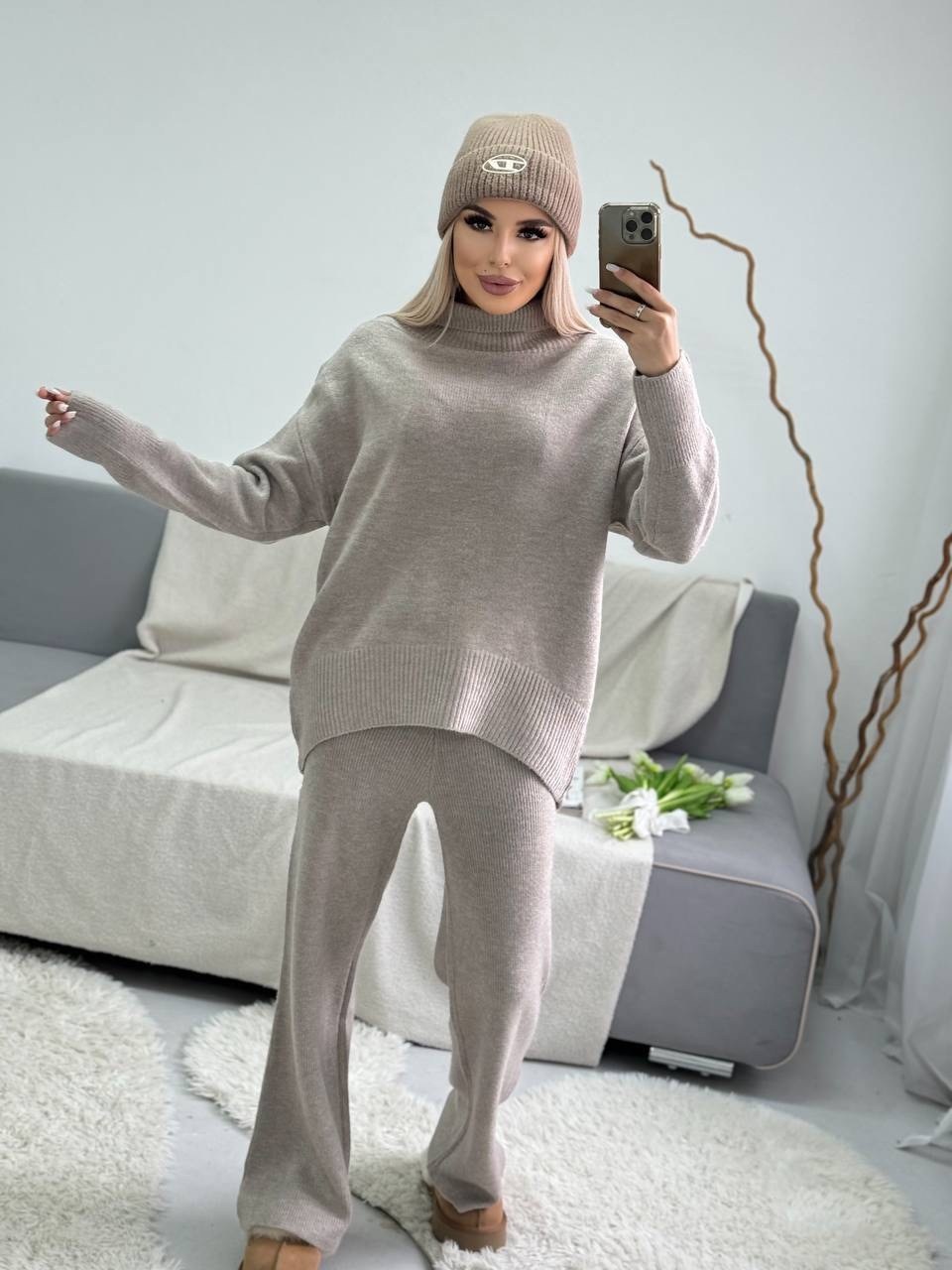 костюм женский: свитер и штаны (one size 42-48) арт. 1385090,кашемировые брючные костюмы для женщин,кашемировый брючный костюм,женский кашемировый костюм с широкими брюками и свитером,костюм трикотажн