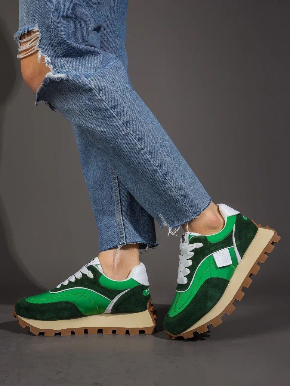 ,кроссовки женские,кроссовки удобные,кроссовки для женщин,модные кроссовки