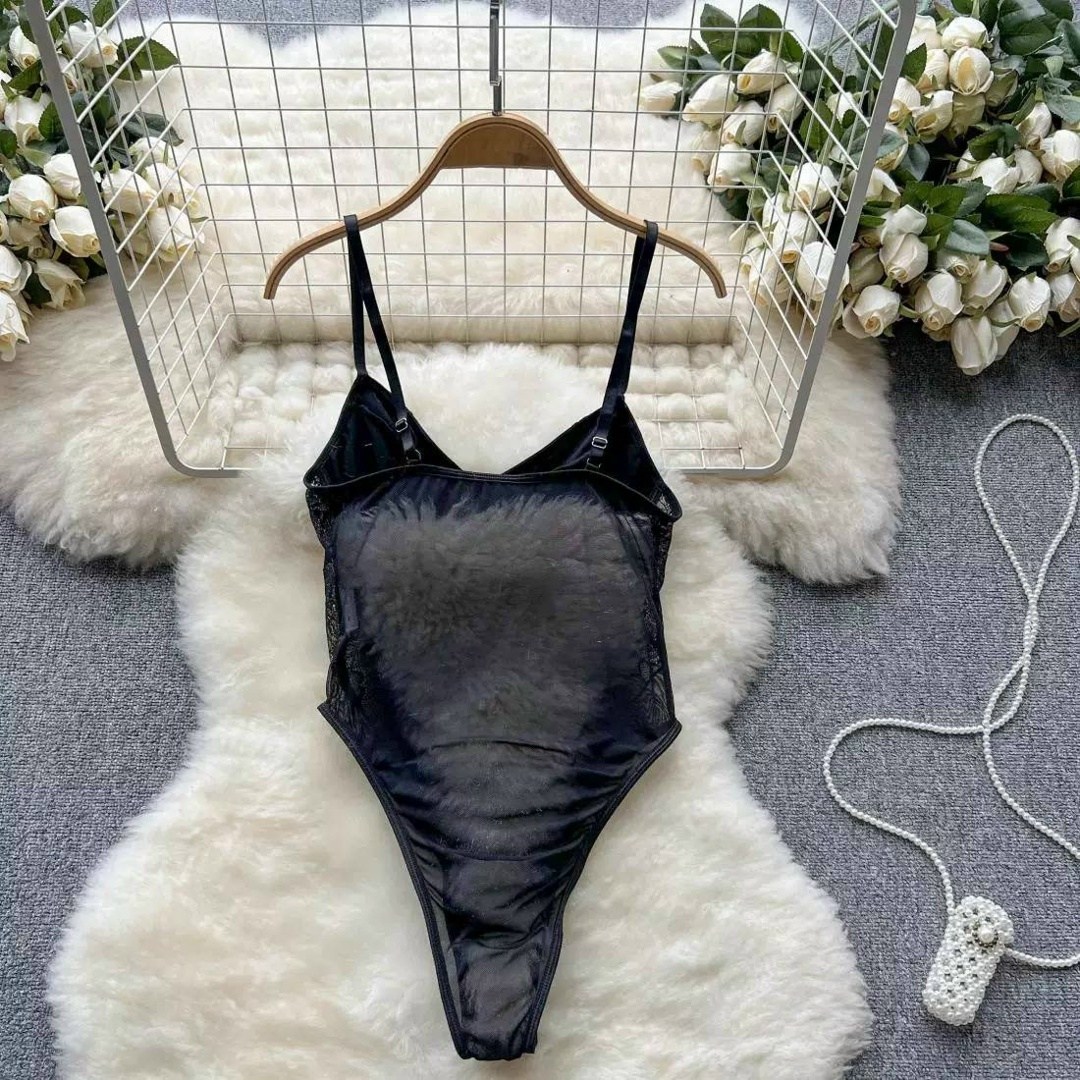 девушка,брюнетка,боди кружевное женское,эскорт модели,сексуальное кружевное боди