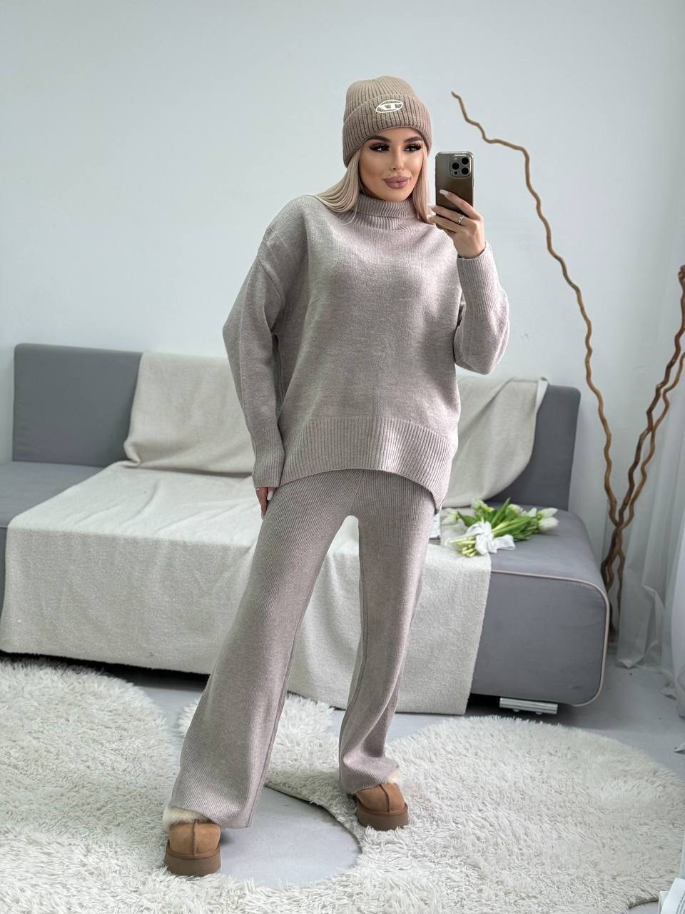 костюм женский: свитер и штаны (one size 42-48) арт. 1385090,кашемировые брючные костюмы для женщин,кашемировый брючный костюм,женский кашемировый костюм с широкими брюками и свитером,костюм трикотажн