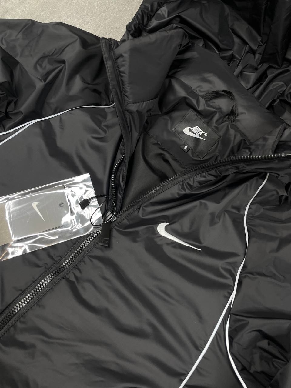 куртка демисезонная nike,мужские пуховики nike,мужская куртка nike,куртка nike therma fit legacy,куртка зимняя