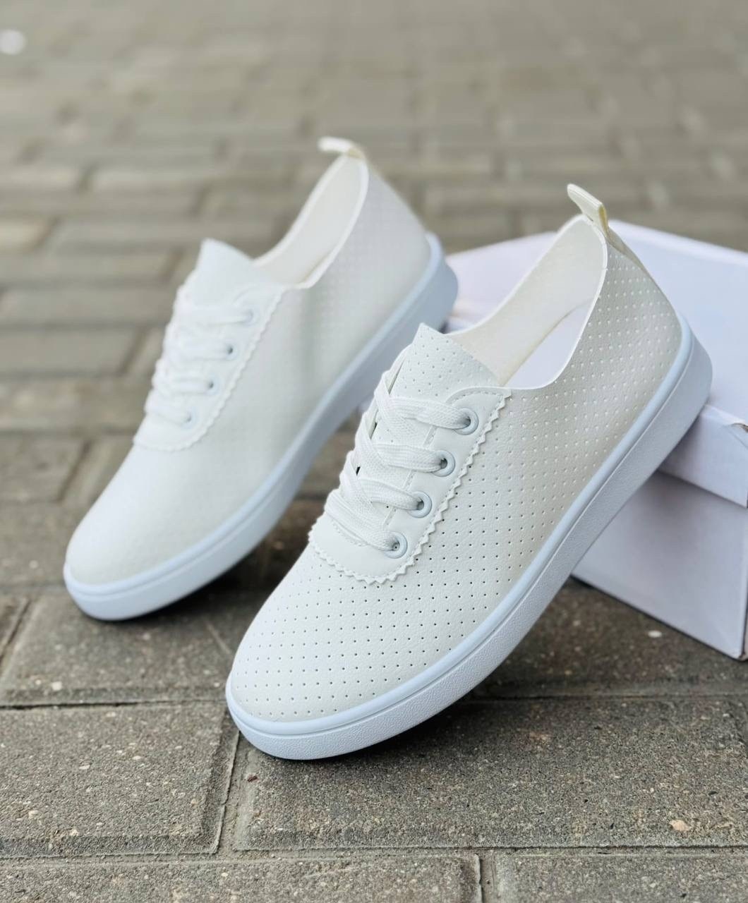 ,кеды женски,женские кеды,кеды саламандер женские с перфорацией,кеды белые с перфорацией