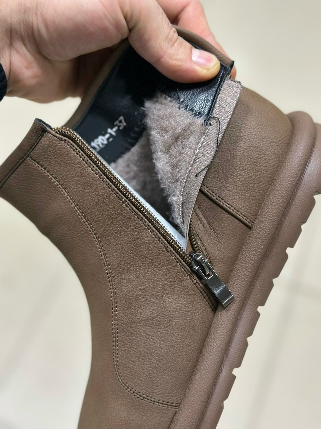 ,женская зимняя ,зимние женские ботинки,женские ботинки,женская