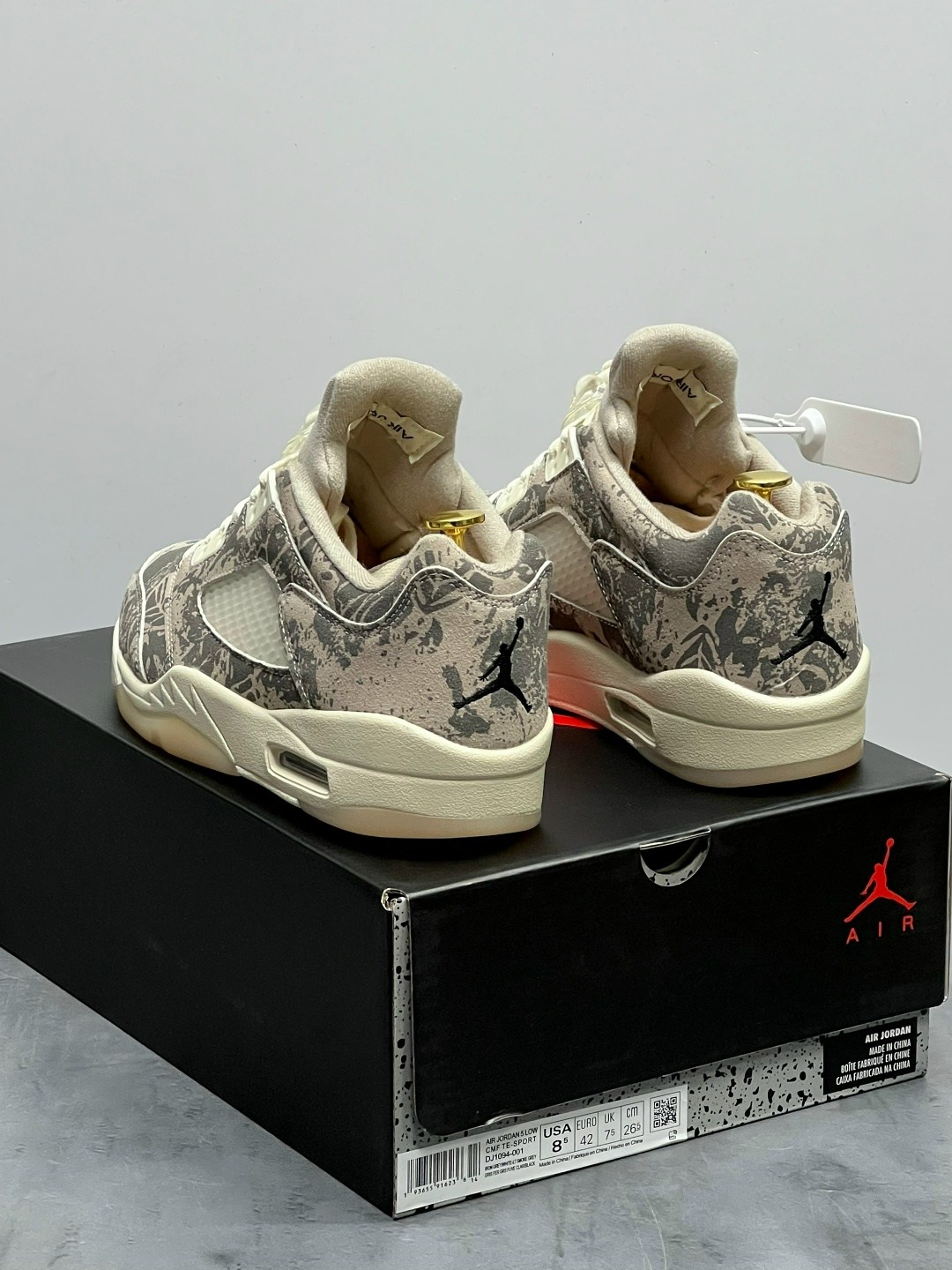 nike air jordan 5 retro low expression,кроссовки air jordan 5 nike,кроссовки air jordan wmns air jordan 5 retro low 'expression' кремовый,кроссовки для мужчин,кроссовки nike air jordan 5 retro low