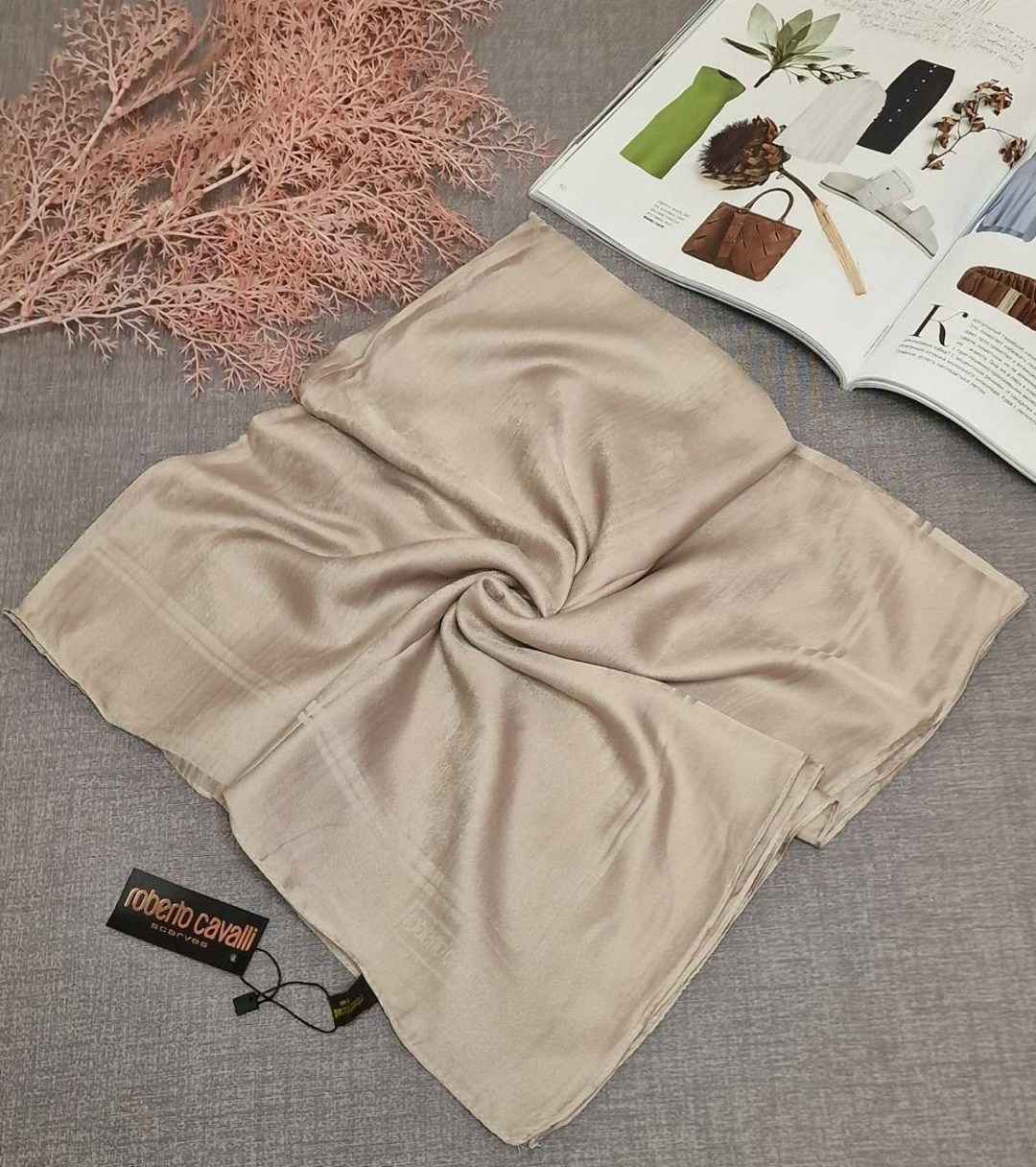 шелковый платок,платок женский шелковый,женский платок однотонный шелковый,платок шелковый однотонный,платок женский однотонный