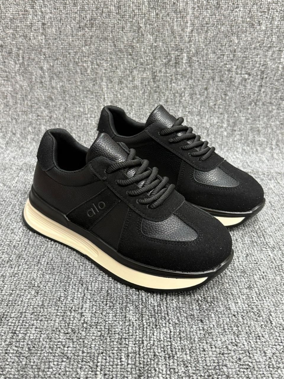 ,женские кроссовки,кроссовки liu jo,кроссовки женские liu jo,кроссовки повседневные