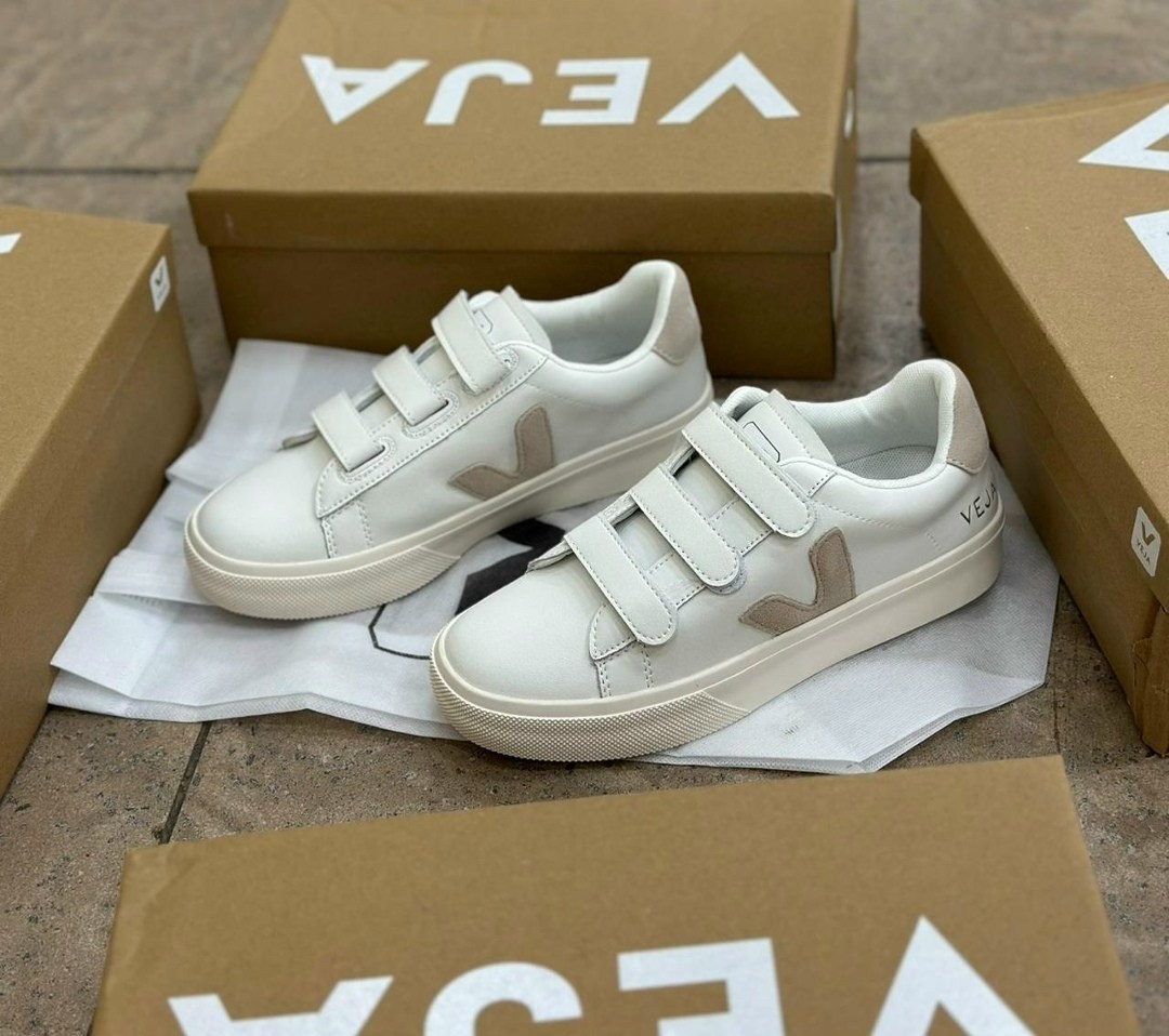 ,спортивная ,кроссовки veja,белые кроссовки,женские кроссовки