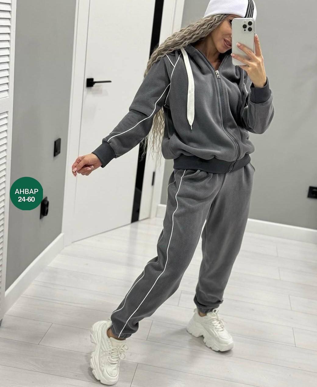 спортивный костюм,женский спортивный костюм,спортивный костюм велюровый,костюм спортивный велюровый женский,спортивный костюм женский на флисе