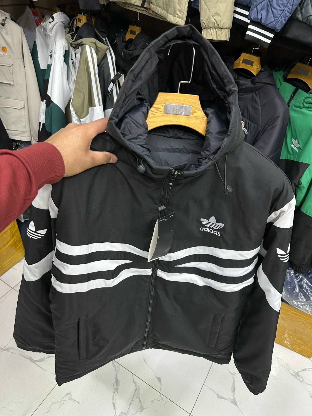 куртка adidas зимняя с капюшоном adidas цвет черный,куртка зимняя adidas,куртка мужская зимняя adidas,куртка утепленная adidas зимняя короткая,куртка adidas