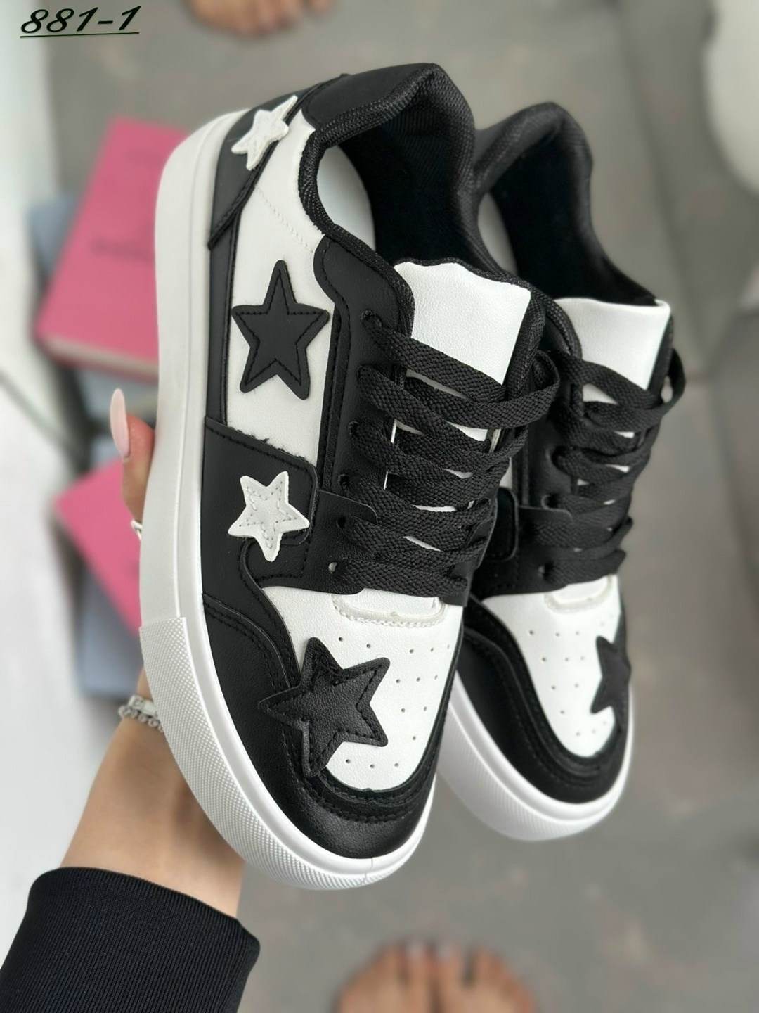 ,кроссовки женскиe,кроссовки со звездами,модные кроссовки, кроссовки