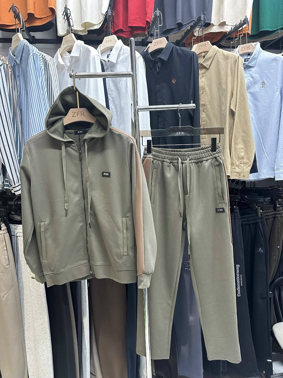 спортивный костюм brunello cucinelli,спортивный костюм мужской brunello cucinelli,костюм спортивный,мужской спортивный костюм,спортивный костюм dolce&gabbana