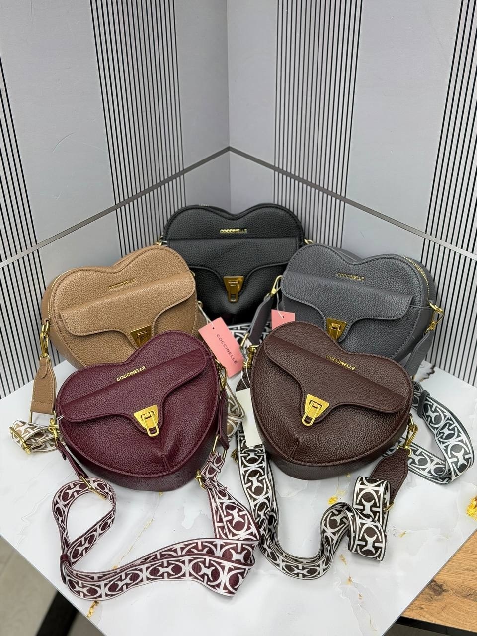 coccinelle сумка на плечо,сумка coccinelle,сумка женские,сумка,сумка coccinelle e1 mf6 5501 01