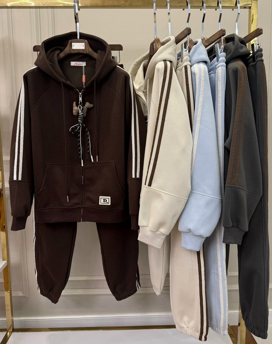 костюм спортивный,спортивные костюмы мужские,спортивный костюм мужской оригинал коричневого цвета,мужской костюм christian dior,костюм спортивный brunello cucinelli