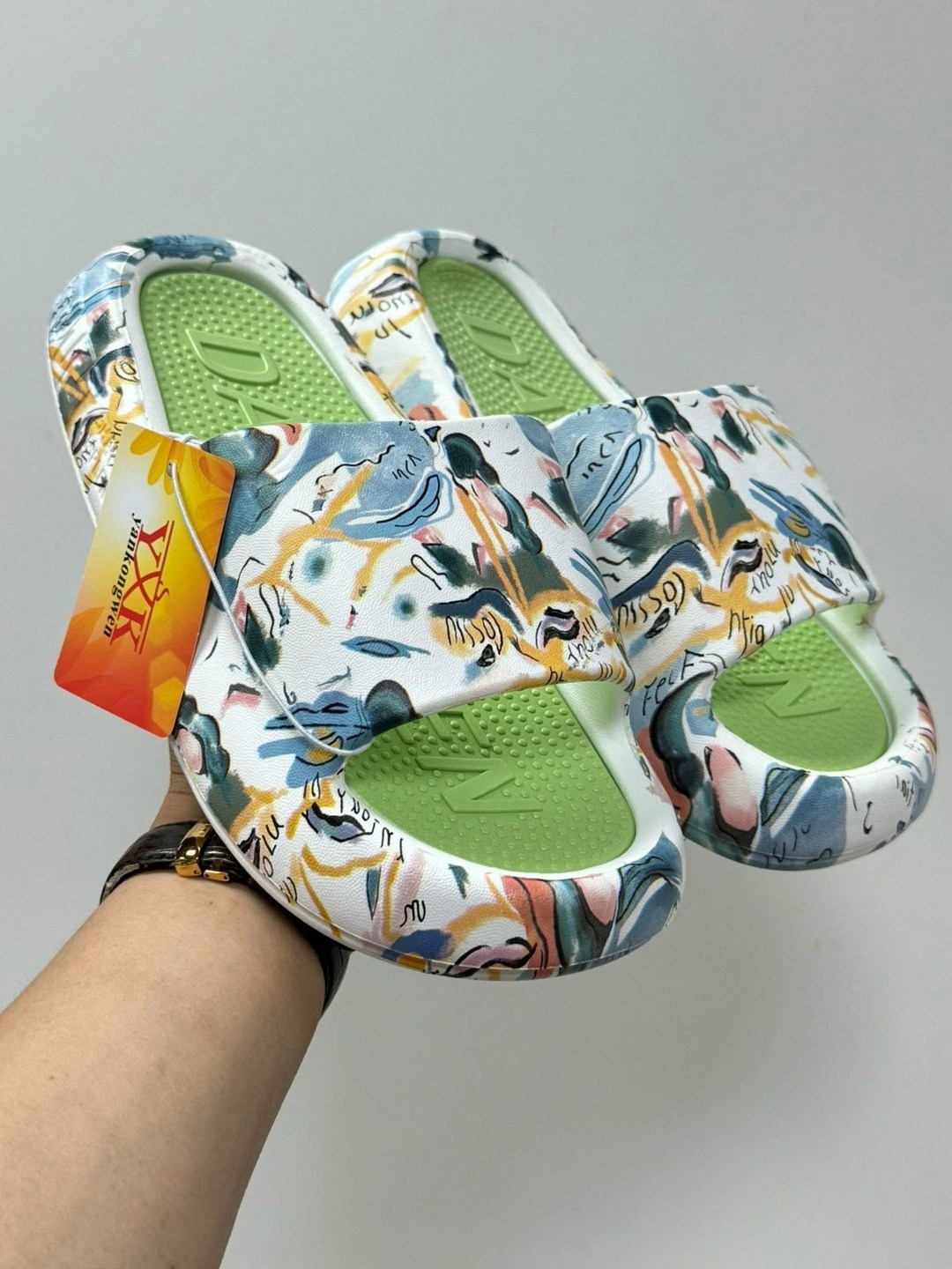 ,шлепанцы женские,шлепанцы с принтом,модные тапочки,летние тапочки