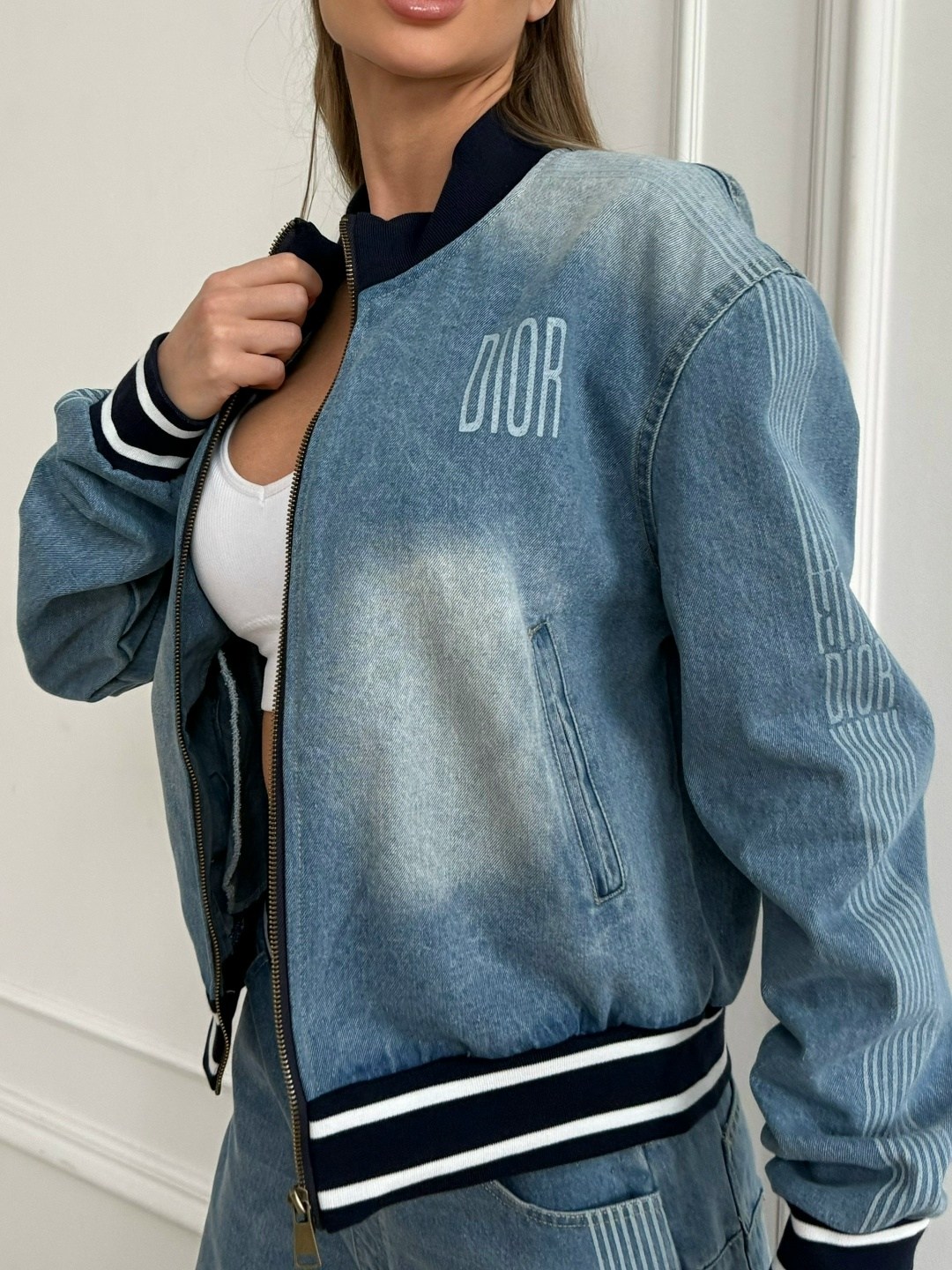 джинсовая куртка,бомбер джинсовый,джинсовая куртка-бомбер,куртка бомбер,куртка джинсовая женская