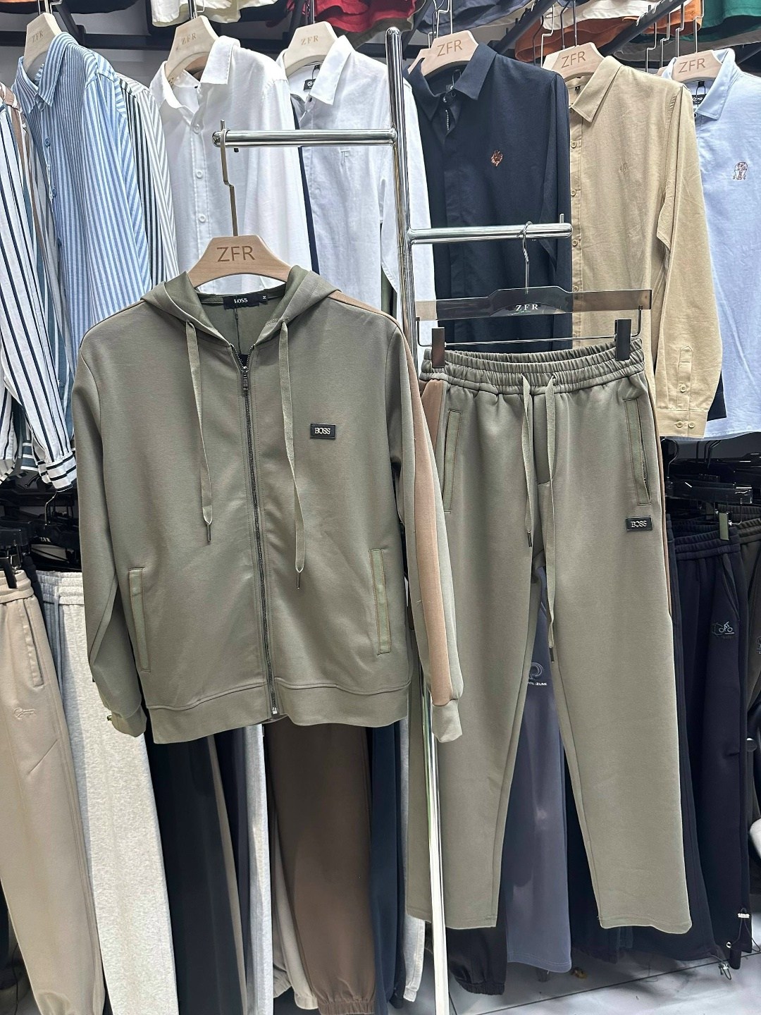 спортивный костюм brunello cucinelli,спортивный костюм мужской brunello cucinelli,костюм спортивный,мужской спортивный костюм,спортивный костюм dolce&gabbana