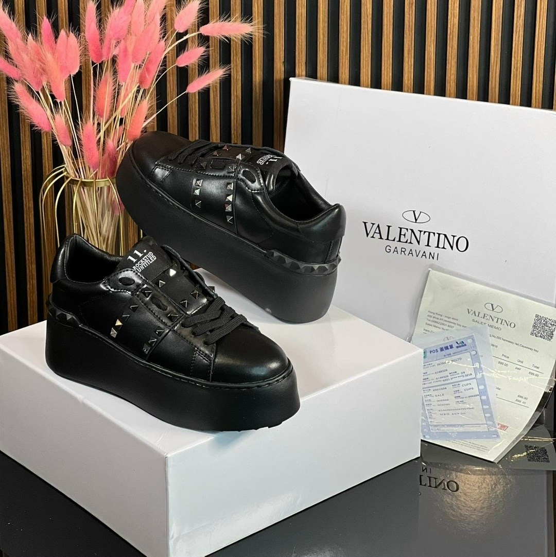 женские кожаные кроссовки valentino rockstud white with pink,кроссовки valentino,valentino кроссовки женские,кеды valentino женские,