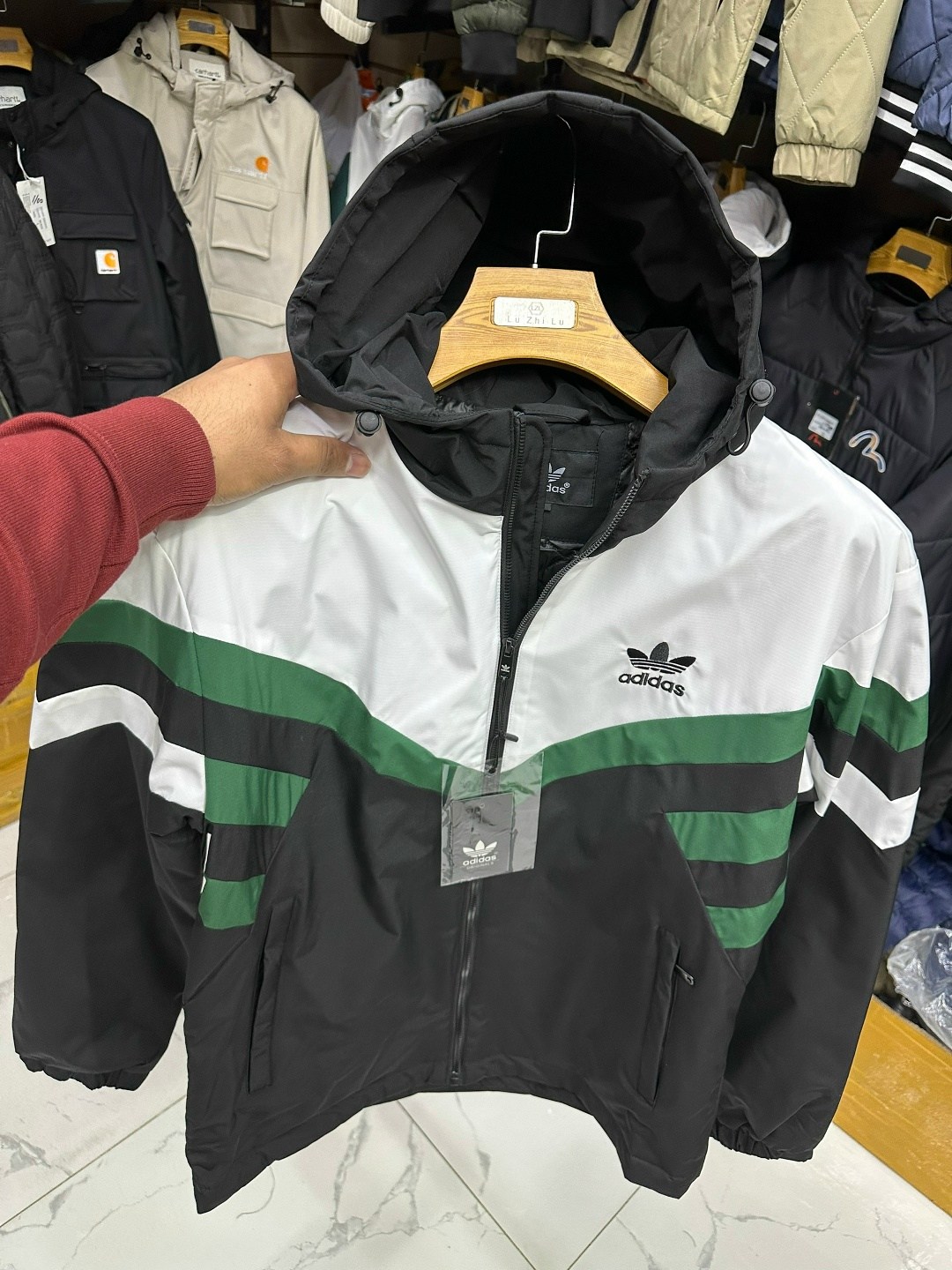 куртка adidas зимняя с капюшоном adidas цвет черный,куртка зимняя adidas,куртка мужская зимняя adidas,куртка утепленная adidas зимняя короткая,куртка adidas