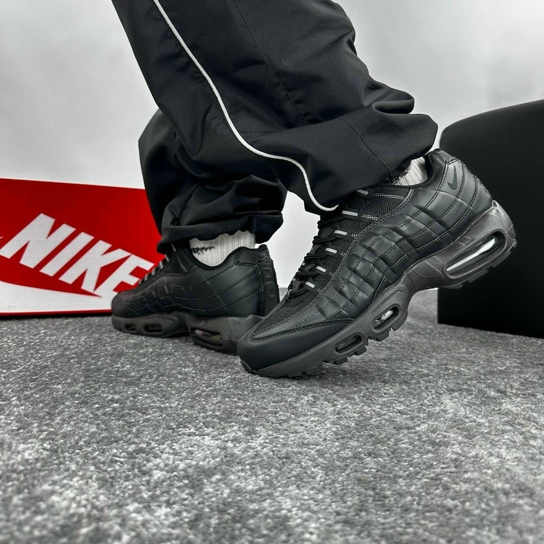 nike air max 95 black,кроссовки nike air max 95,nike air max 95 triple black,мужские кроссовки nike air max 95,nike air max 95 essential triple black