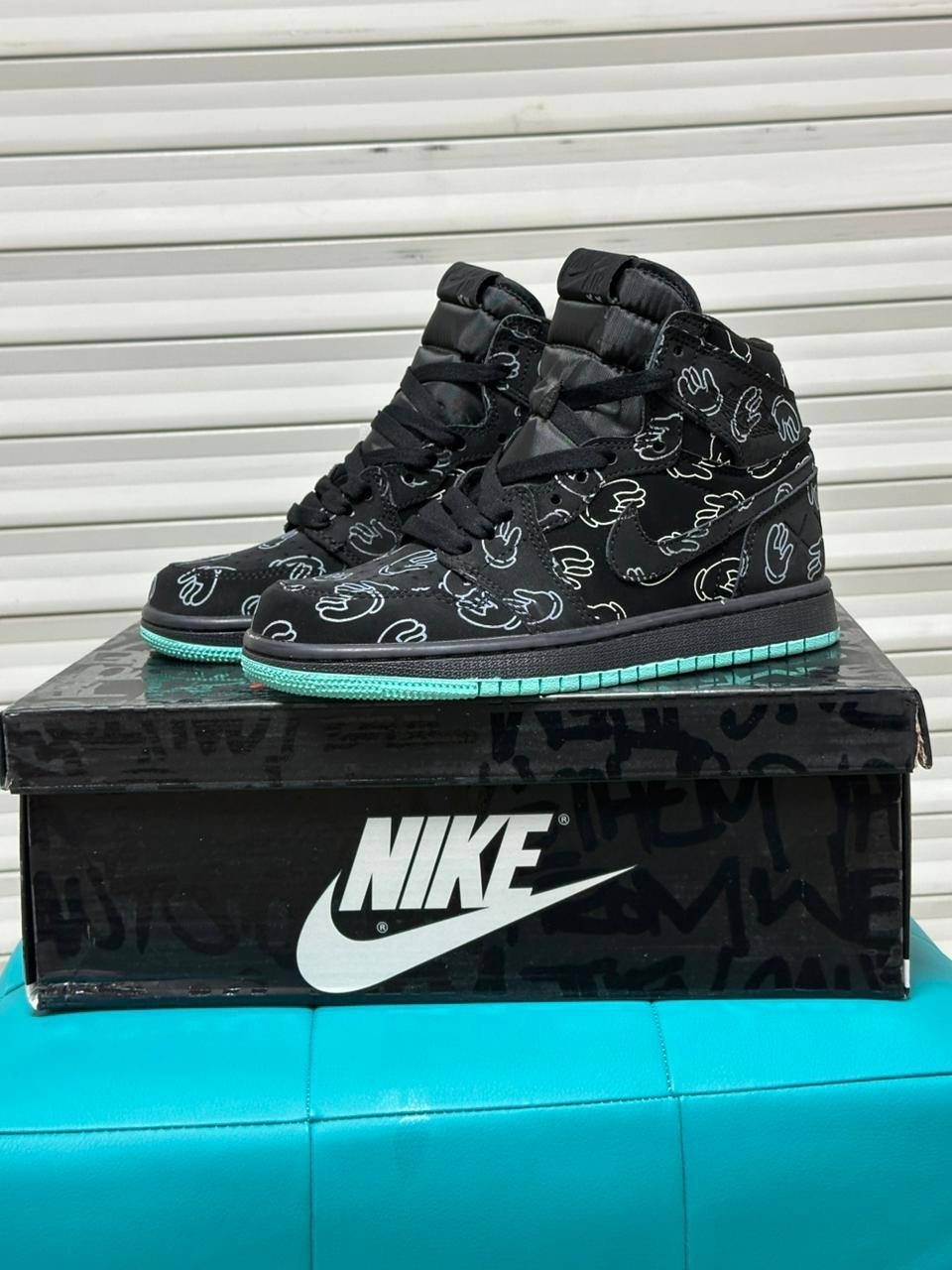 кроссовки nike air jordan,кроссовки nike air jordan 1,баскетбольные кроссовки nike air jordan,кроссовки,мужские кроссовки nike air jordan 1 retro high