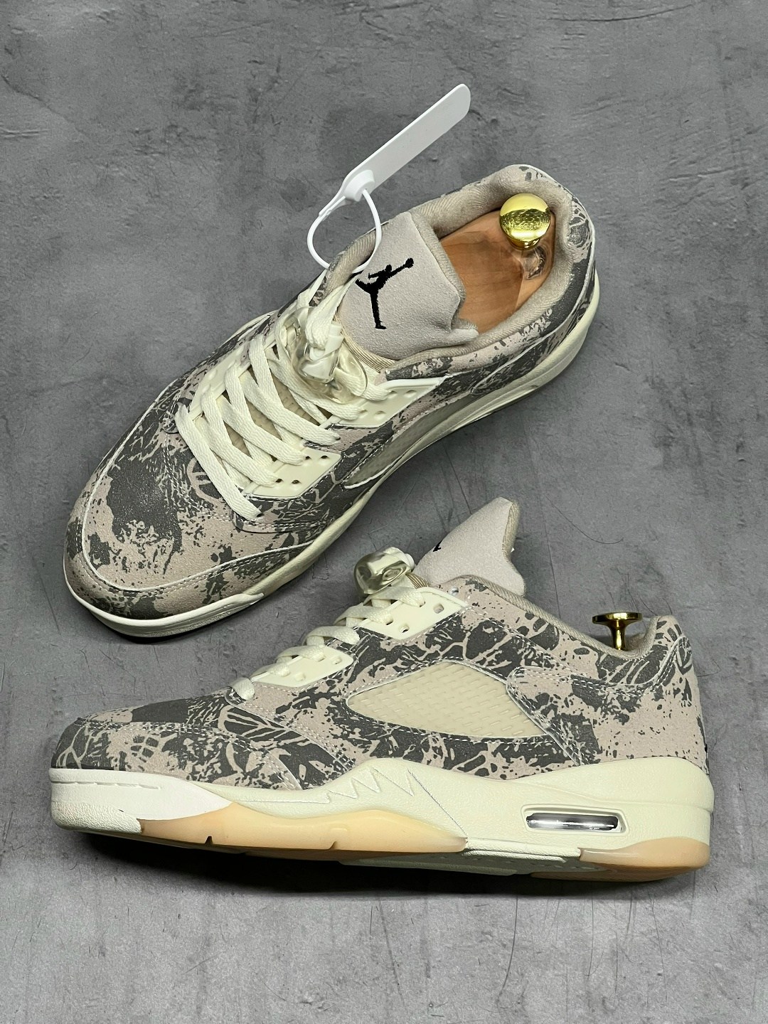 nike air jordan 5 retro low expression,кроссовки air jordan 5 nike,кроссовки air jordan wmns air jordan 5 retro low 'expression' кремовый,кроссовки для мужчин,кроссовки nike air jordan 5 retro low