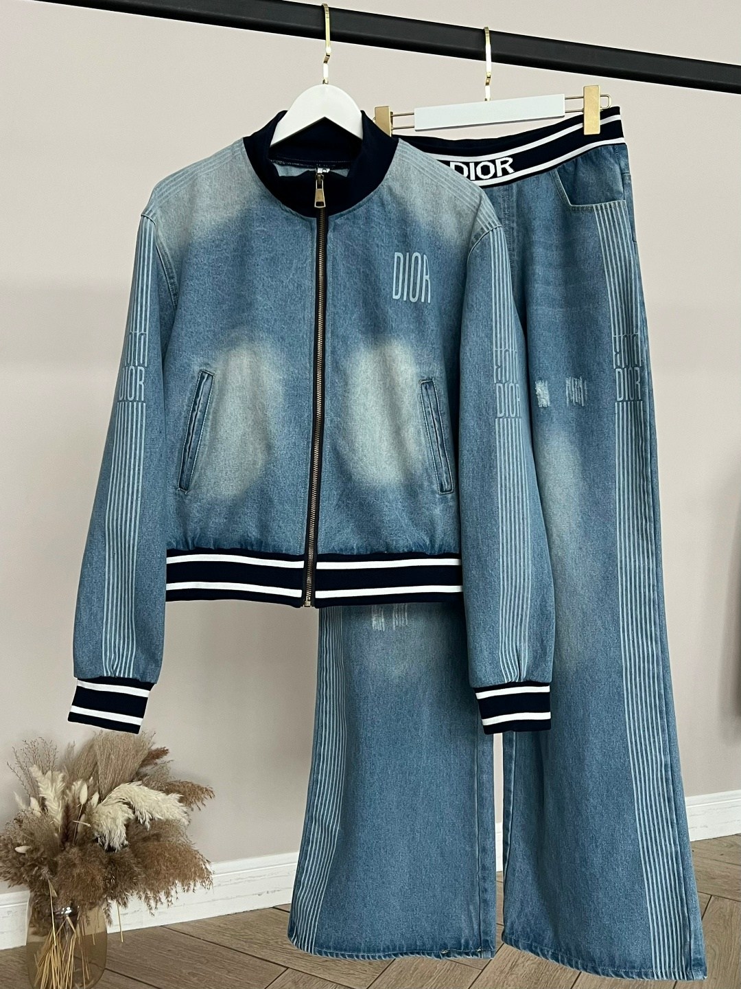 джинсовая куртка,бомбер джинсовый,джинсовая куртка-бомбер,куртка бомбер,куртка джинсовая женская