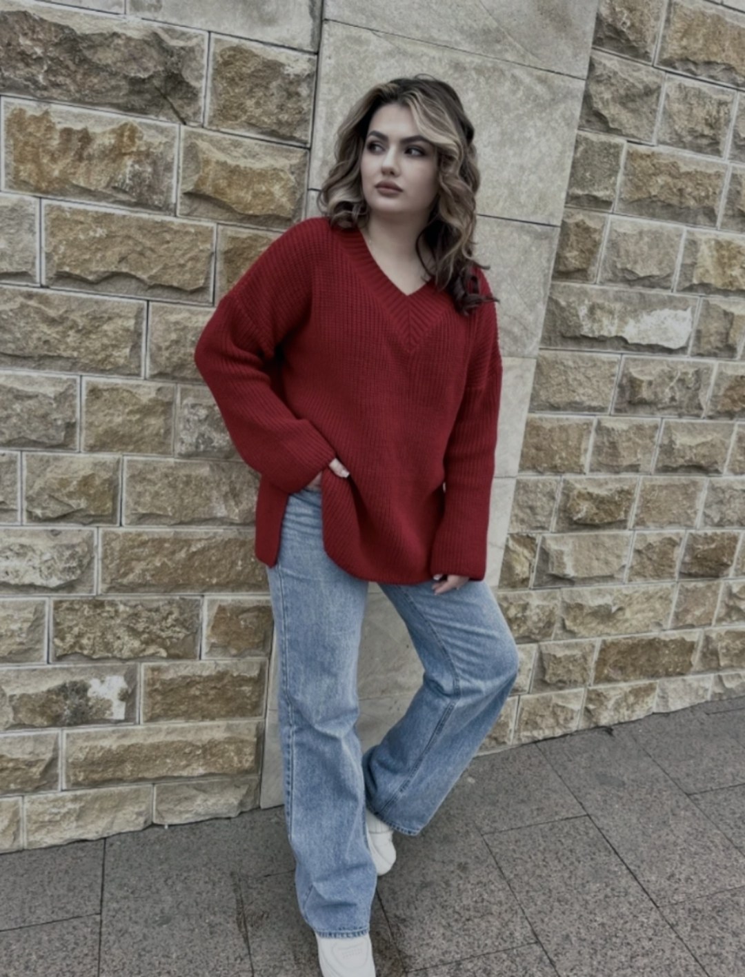 модные свитера,женский свитер оверсайз с v образным вырезом,свитер оверсайз удлиненный вязаный поло rezale,женские вязаные свитера,свитер джемпер