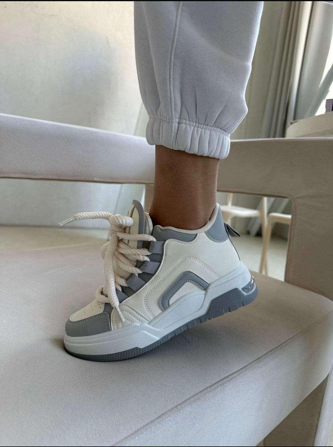 женские кроссовки,,стильные кроссовки,кроссовки,модные кроссовки