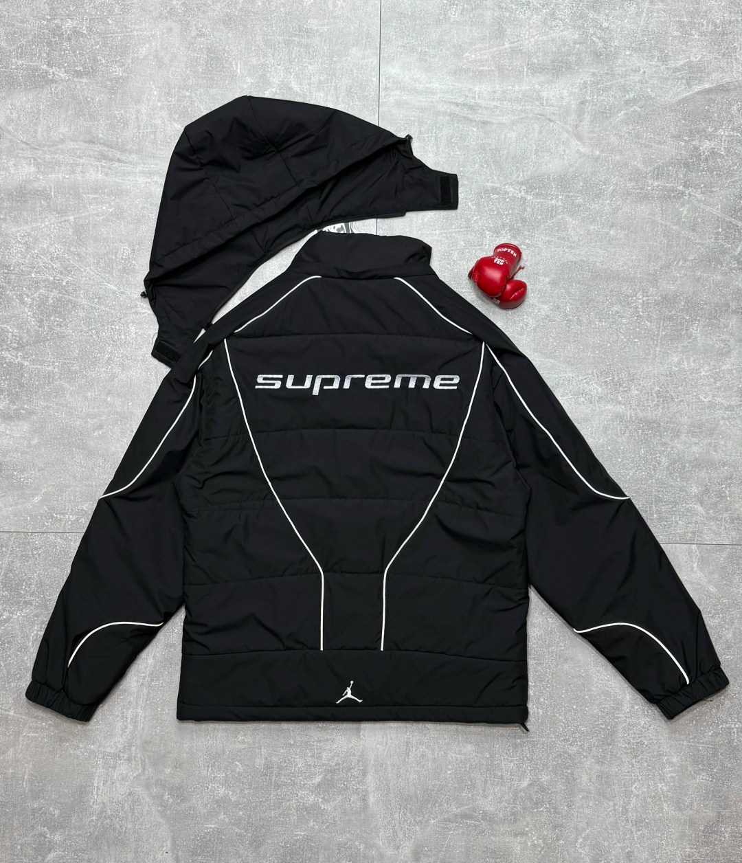 куртка-пуховик jordan essential puffer da9806-010,куртка jordan,куртка jordan essentials,куртка для мужчин холлофайбер,куртка демисезонная