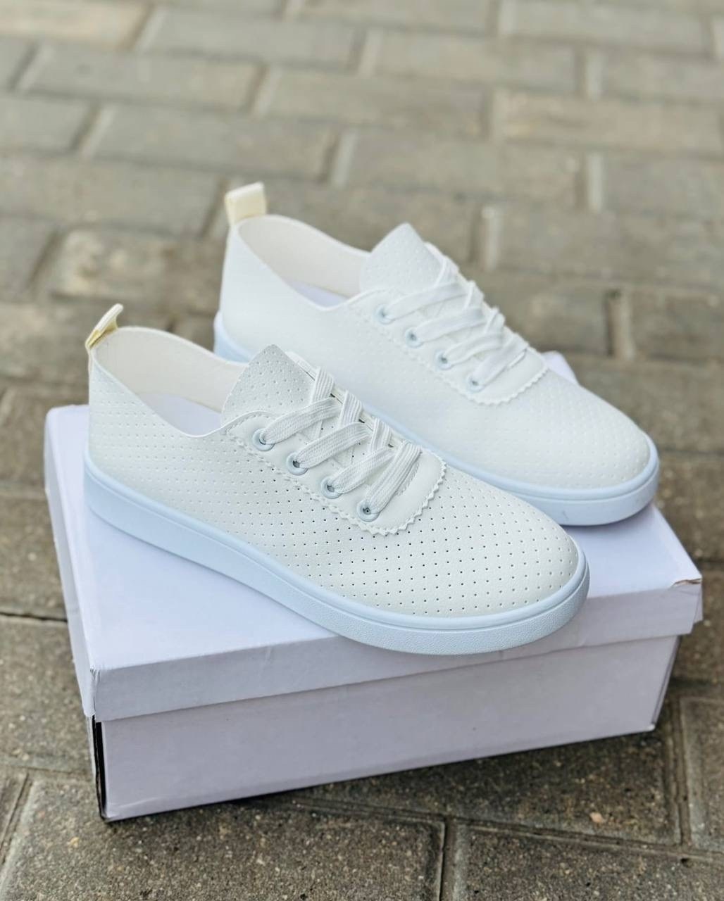 ,кеды женски,женские кеды,кеды саламандер женские с перфорацией,кеды белые с перфорацией