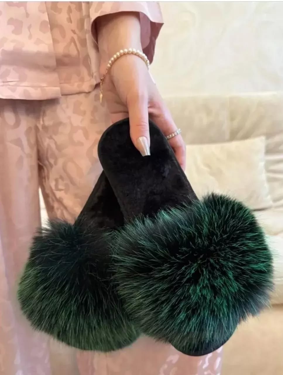 тапочки меховые,шлепки с мехом,домашние тапочки с натуральным мехом,тапочки домашние женские пушистые,тапочки женские меховые