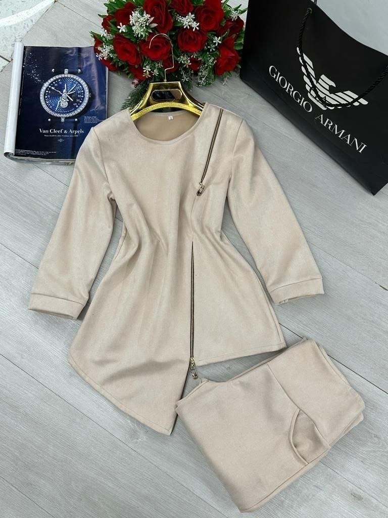 костюм женский брючный двойка,костюм двойка женская,костюм двойка,стильные костюмы,прогулочный костюм кремового цвета