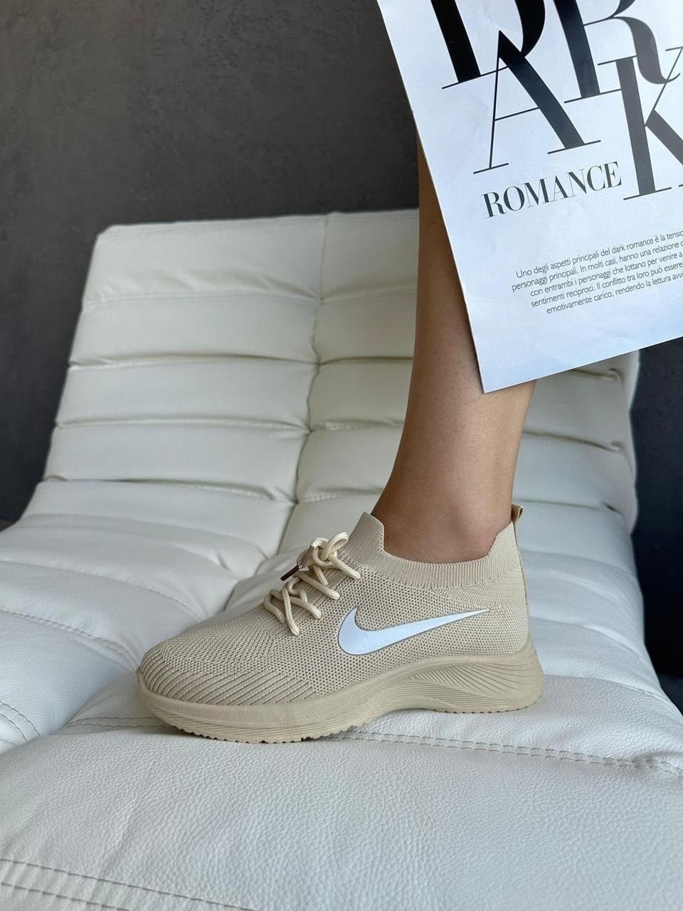 кроссовки,,кроссовки женскиe,кроссовки nike,спортивная