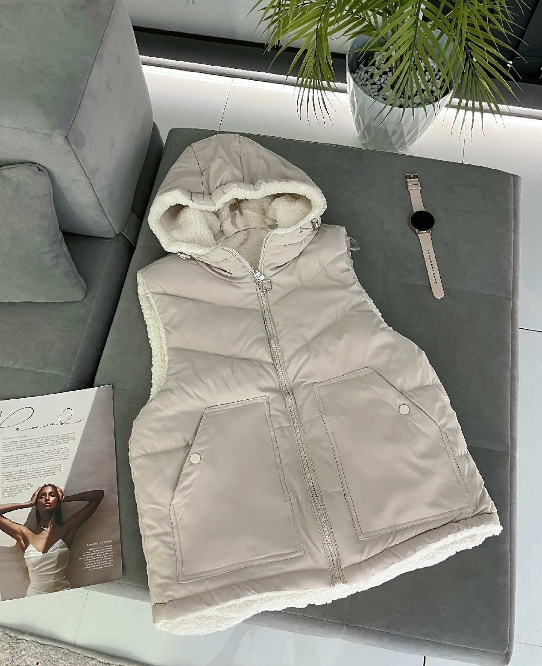 двухсторонняя жилетка женская,женская жилетка,двухсторонняя жилетка,жилет с капюшоном,жилетка с капюшоном