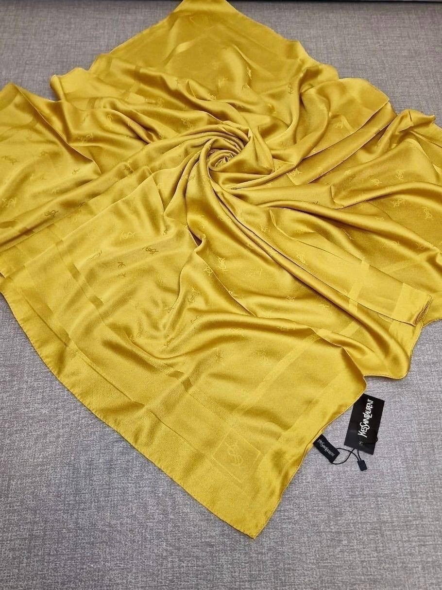 шелковый платок,платок женский шелковый,женский платок однотонный шелковый,платок шелковый однотонный,платок женский однотонный