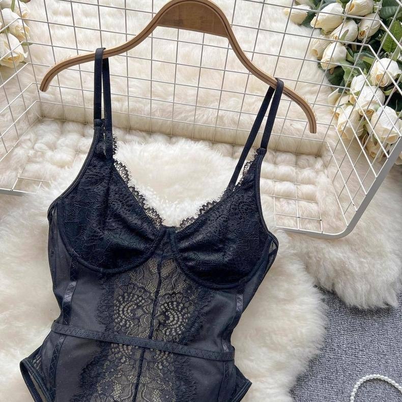 девушка,брюнетка,боди кружевное женское,эскорт модели,сексуальное кружевное боди