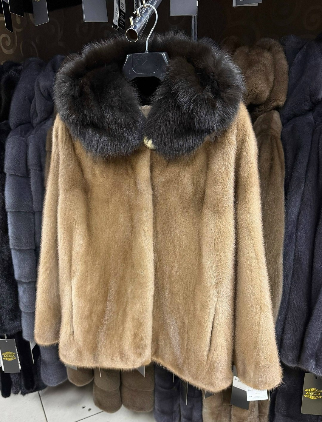 шуба норковая,полушубок saga furs royal mink,итальянская норковая шуба 48-50 р,женская шуба из натурального меха норки,шуба из норки
