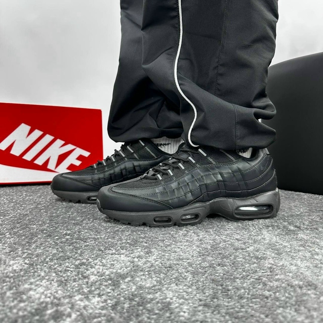 nike air max 95 black,кроссовки nike air max 95,nike air max 95 triple black,мужские кроссовки nike air max 95,nike air max 95 essential triple black