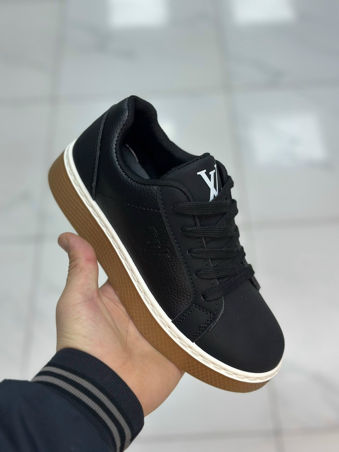 ,кроссовки женские louis vuitton,кроссовки женскиe,кеды луи виттон женские,кеды луи виттон