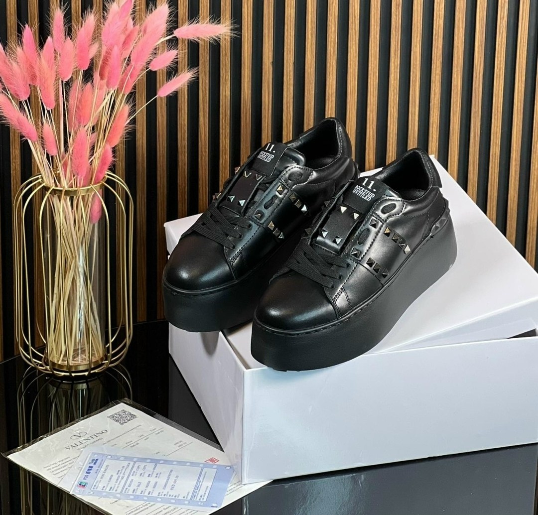 женские кожаные кроссовки valentino rockstud white with pink,кроссовки valentino,valentino кроссовки женские,кеды valentino женские,