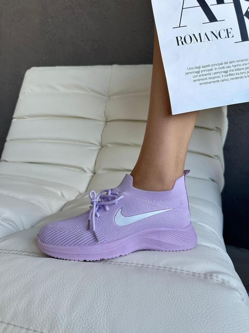 кроссовки,,кроссовки женскиe,кроссовки nike,спортивная