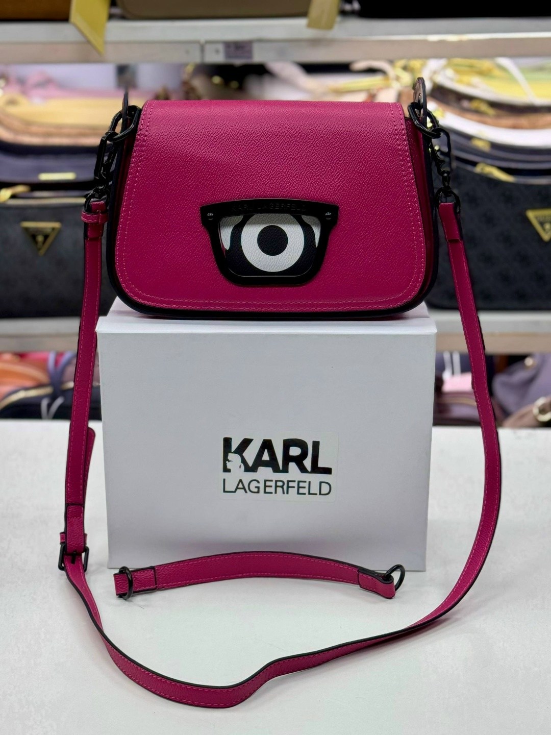 сумочки,сумка,сумка karl lagerfeld,сумка с глазами,сумки аксессуары